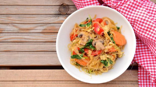 1044433062 Bihun Goreng, Indonesian fried rice noodles with vegetables