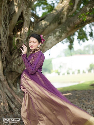 Foto kehamilan Selvi Ananda di Istana Kepresidenan, Bogor. Foto: instagram @dierabachir Foto kehamilan Selvi Ananda di Istana Kepresidenan, Bogor. Foto: instagram @dierabachir