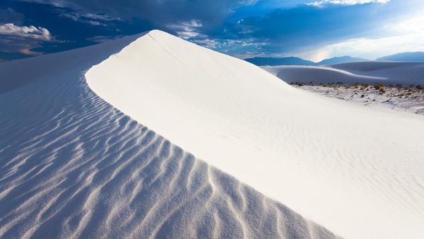 Potret Gurun Pasir Berwarna Putih dan Tidak Panas