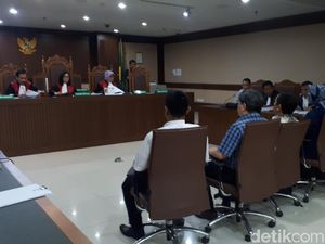 Cerita Sopir Eks Dirkeu PT AP II Selalu Diajak Selfie Tiap Terima Duit Cerita Sopir Eks Dirkeu PT AP II Selalu Diajak Selfie Tiap Terima Duit