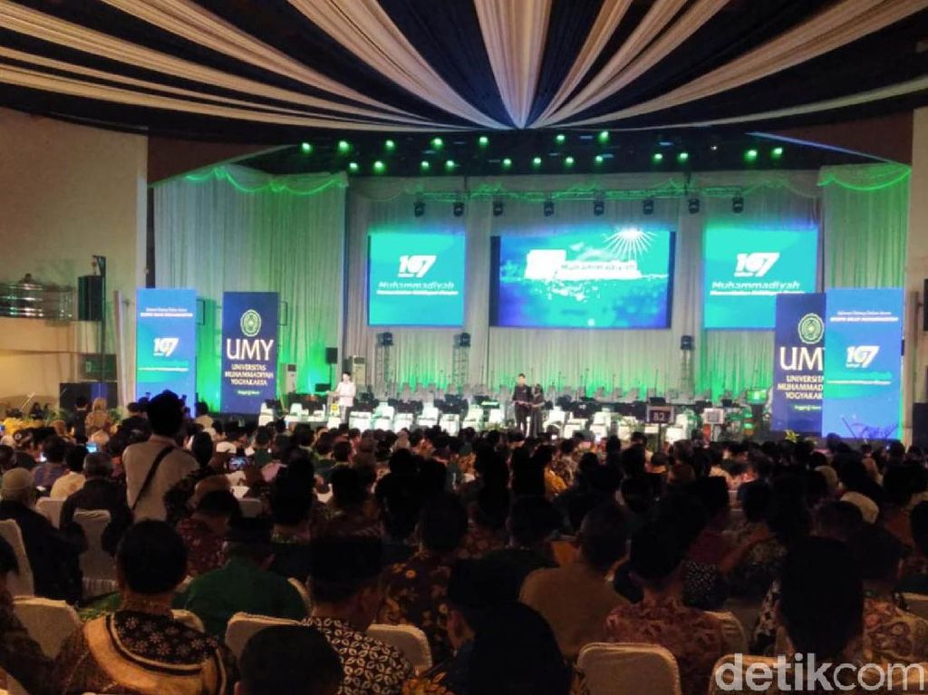 Nadiem: Muhammadiyah Bangun Pendidikan Masyarakat Lebih Maju Nadiem: Muhammadiyah Bangun Pendidikan Masyarakat Lebih Maju