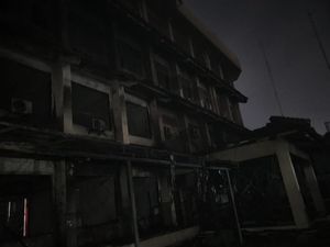 Kebakaran SMK Yadika 6 Bekasi Diduga karena Korsleting Listrik Kebakaran SMK Yadika 6 Bekasi Diduga karena Korsleting Listrik