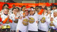 Pelukan Perpisahan Marquez-Lorenzo di Valencia