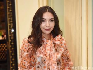 Unggah Foto Kue Wanita Syur, Manohara Digugat Netter Unggah Foto Kue Wanita Syur, Manohara Digugat Netter