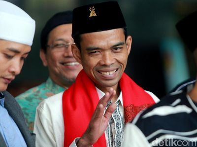 Senyum Ustaz Abdul Somad Usai Isi Tausiyah di KPK