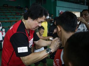 Liem Swie King Semangati Peserta Audisi Umum PB Djarum Liem Swie King Semangati Peserta Audisi Umum PB Djarum