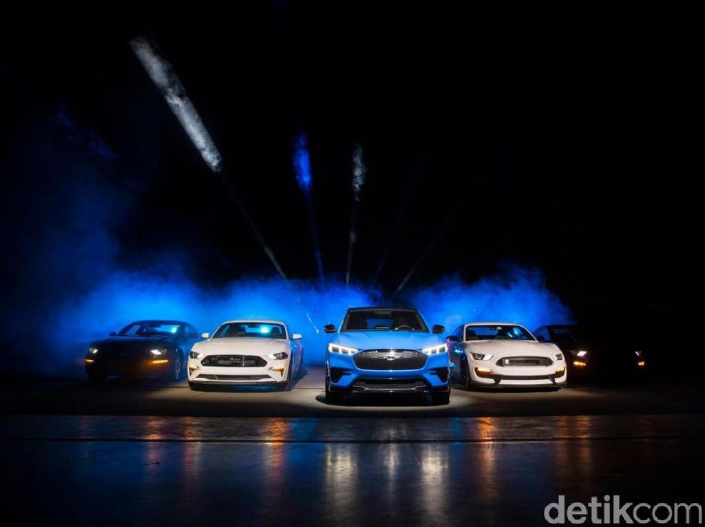Ludes! Ini Konsumen yang Beli Ford Mustang Listrik Ludes! Ini Konsumen yang Beli Ford Mustang Listrik