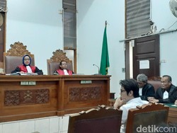Kriss Hatta Dituntut 10 Bulan Penjara Terkait Kasus Penganiayaan