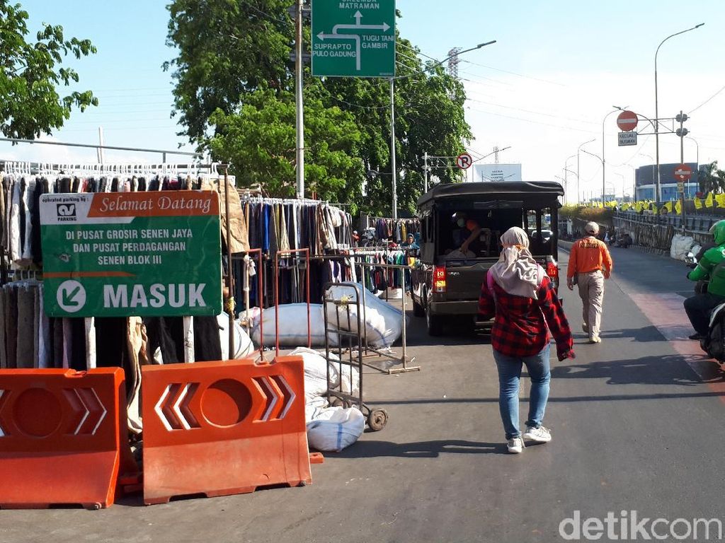Pemkot Jakpus Relokasi PKL di Trotoar Pasar Senen ke Pasar Atom Hari Ini