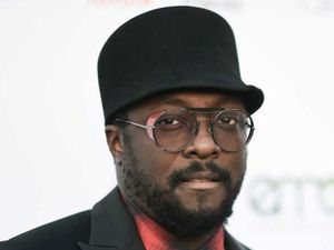 Qantas Bela Pramugari Yang Dituding Rasis Oleh Rapper Will.i.am