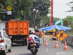 Menyalip dengan Motor di Jalan Itu Ada Tata Kramanya