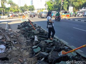 Jalur Sepeda Cikini Dibongkar demi Trotoar, Begini Pendapat Pejalan Kaki Jalur Sepeda Cikini Dibongkar demi Trotoar, Begini Pendapat Pejalan Kaki