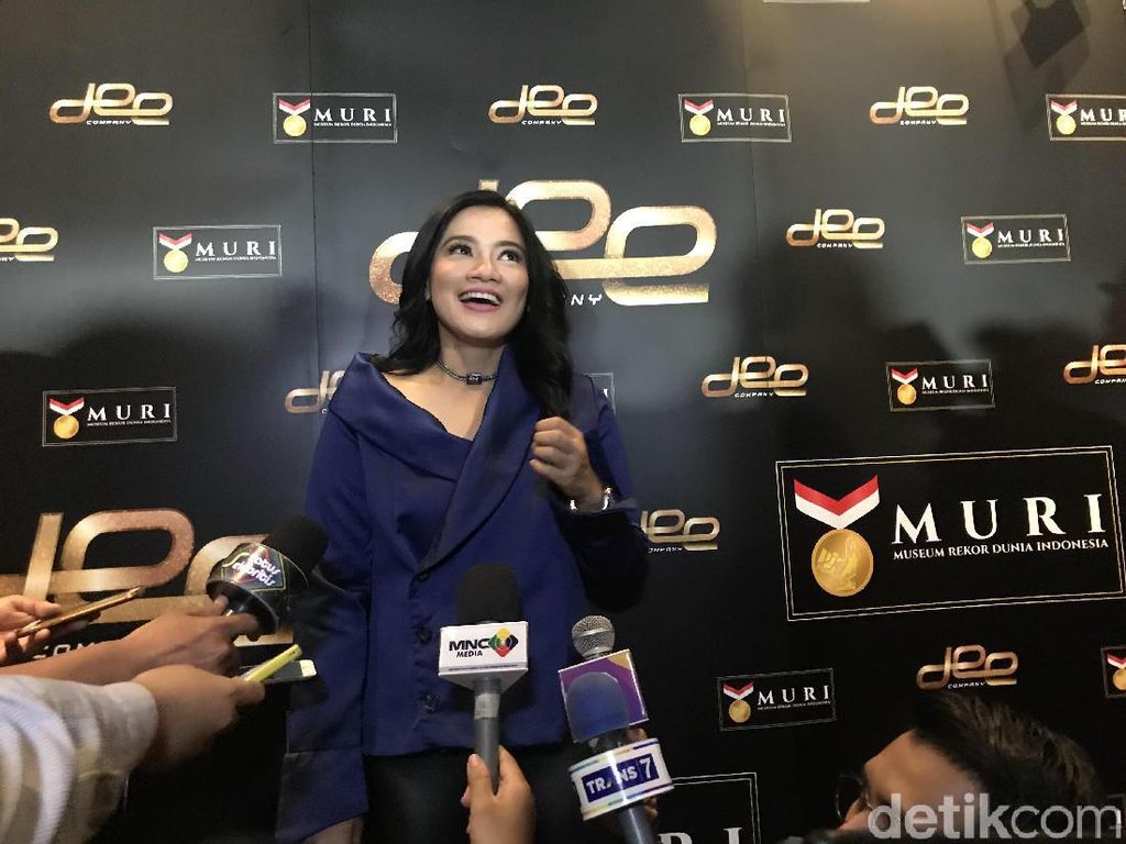 Raup Penonton Malaysia, Film Makmum Raih Rekor MURI