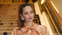 Duh! Tak Cuma Salak, Nia Ramadhani Juga Nggak Bisa Kupas Nanas