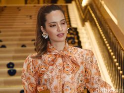 Nia Ramadhani Pernah Naik Kereta... Tapi di Luar Negeri