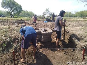 Ekskavasi Tumpukan Batu di Lamongan Temukan Porselen Masa Dinasti Yuan