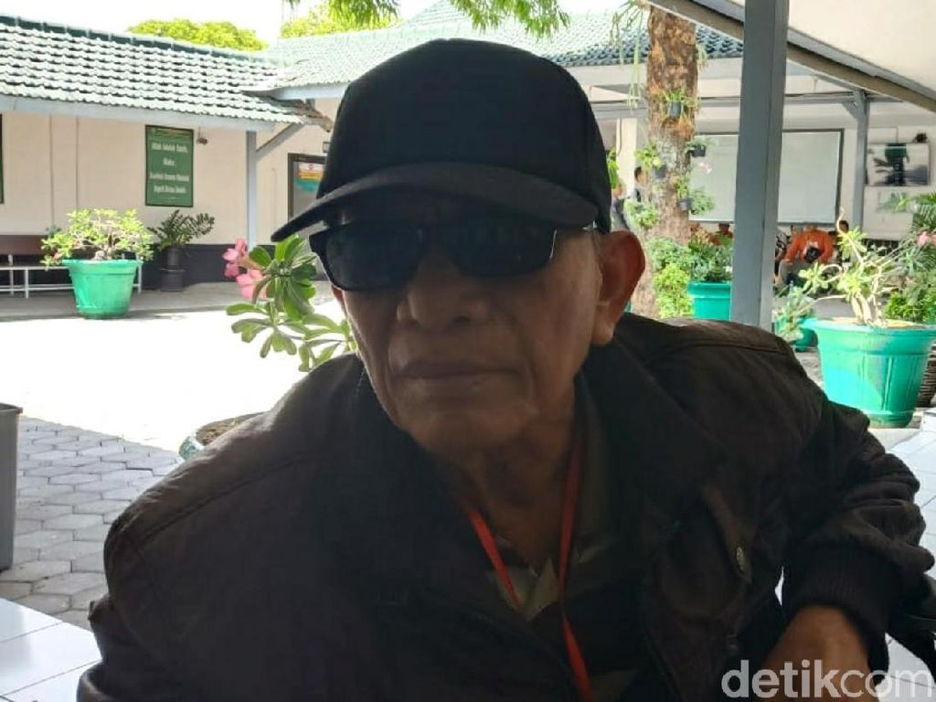 Buta Pascaoperasi, Penjual Soto Gugat RS Mata Solo Rp 10 M Buta Pascaoperasi, Penjual Soto Gugat RS Mata Solo Rp 10 M