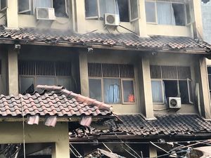 Api Kembali Muncul di Gedung SMK Yadika 6 Bekasi, Guru-guru Panik Api Kembali Muncul di Gedung SMK Yadika 6 Bekasi, Guru-guru Panik