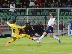 Semenit kemudian, Immobile kembali berperan dalam gol Italia. Umpan terobosannya kepada Zaniolo diselesaikan dengan tendangan mendatar yang membuat kiper Armenia, Aram Hayrapetyan, takluk untuk kedua kalinya. Maurizio Lagana/Getty Images.