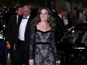 Desainer Favorit Kate Middleton Sabet Penghargaan Khusus di Fashion Awards Desainer Favorit Kate Middleton Sabet Penghargaan Khusus di Fashion Awards