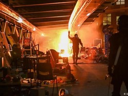 Dikepung Polisi di Kampus, Demonstran Hong Kong Diminta Menyerah