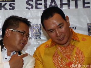 Ekspresi Tommy dan Sohibul Iman Saat Jumpa Pers Bersama