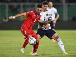 Armenia sempat memperkecil keunggulan di menit ke-79 melalui tendangan jarak jauh Edgar Babayan. Tullio M. Puglia/Getty Images.