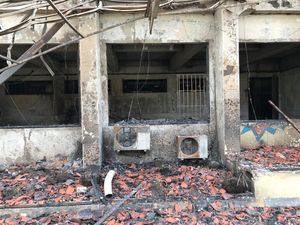 2 Siswa Korban Kebakaran SMK Yadika 6 Bekasi Masih Dirawat di RS 2 Siswa Korban Kebakaran SMK Yadika 6 Bekasi Masih Dirawat di RS