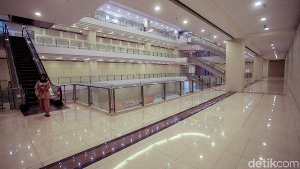 Satu Lagi, Penampakan Mal Sepi di Tengah Jakarta