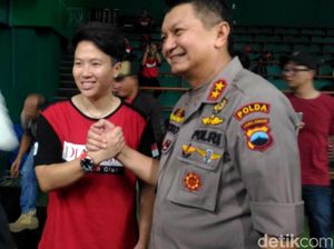 Liliyana Natsir Vs Kapolda Jateng, Siapa yang Menang?