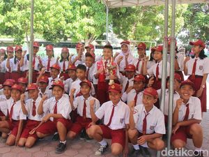 Pelajar SD Negeri di Sidoarjo Ini Raih Medali Emas Karate Tingkat Dunia