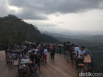 Foto: Tempat Hits di Magelang dengan Pemandangan 6 Gunung