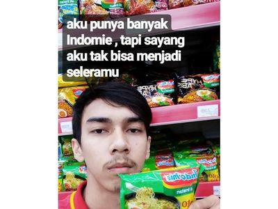 Bosan di Tempat Kerja, Pria Ini Bikin Gombalan Pakai Barang Minimarket