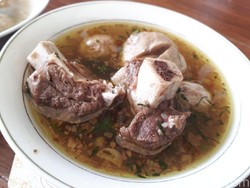 Mantap! 5 Bakso Rusuk dan Daging yang Gurih dan Nampol Ada di Tempat Ini