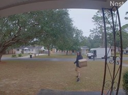 Kurir Ekspedisi Tercyduk Lempar Lensa Seharga Rp 21 Juta