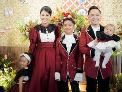 Pengalaman Pertama Betrand Peto Ikut Tradisi Natal Ruben Onsu