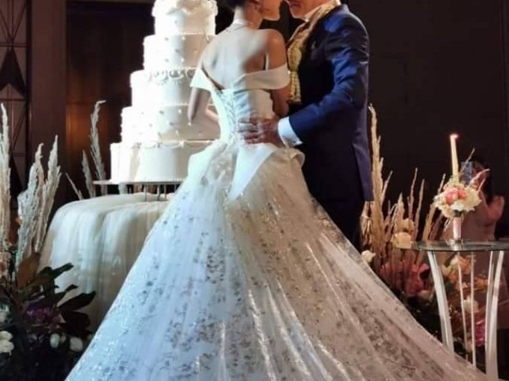 Berita Pernikahan Terpopuler Sepekan: Jomblo 70 Tahun Nikahi Gadis 20 Tahun Berita Pernikahan Terpopuler Sepekan: Jomblo 70 Tahun Nikahi Gadis 20 Tahun