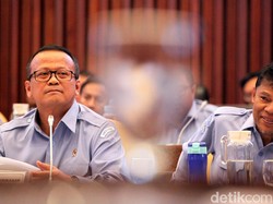 Edhy Prabowo Menjawab Kontroversi Benih Lobster hingga Cantrang