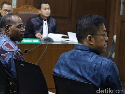 Sidang Perdana Korupsi Pembangunan Jalan di Papua