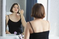 Waspada, 5 Kandungan Skincare Berbahaya untuk Ibu Hamil