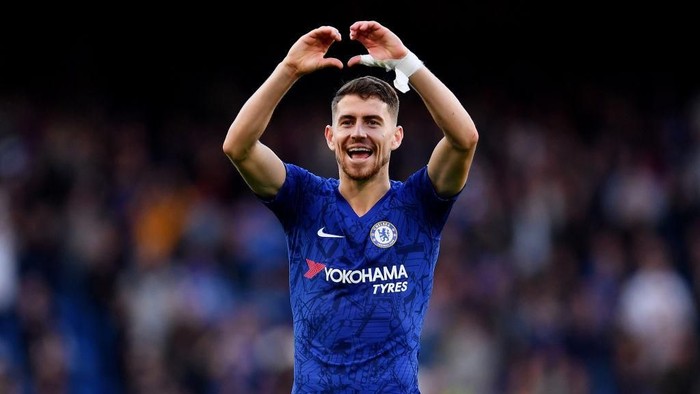 LONDON, ENGLAND - OCTOBER 19: Jorginho of Chelsea celebrates victory following the Premier League match between Chelsea FC and Newcastle United at Stamford Bridge on October 19, 2019 in London, United Kingdom. (Photo by Justin Setterfield/Getty Images)