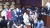 Rapat Ibu Kota Baru Diselingi Tiup Lilin HUT Istri Kepala Bappenas