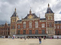 Geser London, Amsterdam Jadi Pusat Transaksi Saham Terbesar Eropa