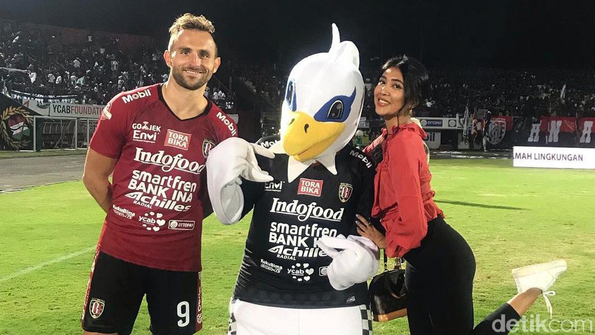 Lelhy Spasojevic semasa hidup (kanan). (Foto: Instagram @lelhyspaso)