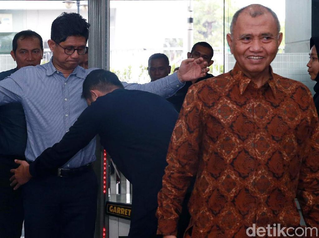 Eks Ketua KPK Agus Rahardjo Maju Jadi Bakal Calon DPD dari Jatim Eks Ketua KPK Agus Rahardjo Maju Jadi Bakal Calon DPD dari Jatim