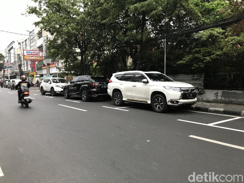 Jangan Cuek! Ini Pentingnya Marka Jalan Bagi Anda Seorang Pengendara Jangan Cuek! Ini Pentingnya Marka Jalan Bagi Anda Seorang Pengendara