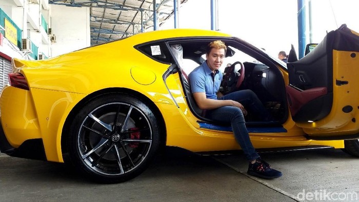 Toyota GR Supra Milik Markus Gideon Atlet bulutangkis Indonesia Markus Gideon menjadi salah satu pembeli Toyota GR Supra di Indonesia. Toyota GR Supra dengan warna kuning menjadi pilihannya.