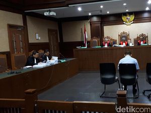 Nelayan Penyuap Gubernur Kepri Dituntut 2 Tahun Penjara Nelayan Penyuap Gubernur Kepri Dituntut 2 Tahun Penjara