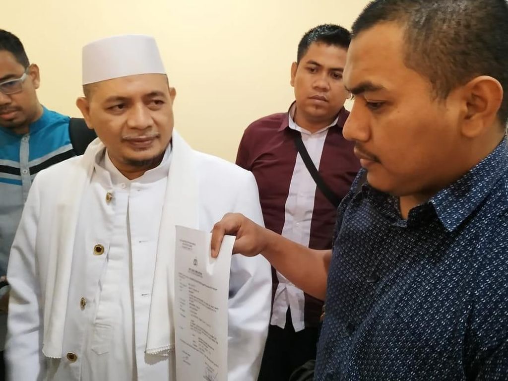 Mantan Ketua FPI Jakarta Ikut Laporkan Sukmawati ke Bareskrim Polri Mantan Ketua FPI Jakarta Ikut Laporkan Sukmawati ke Bareskrim Polri