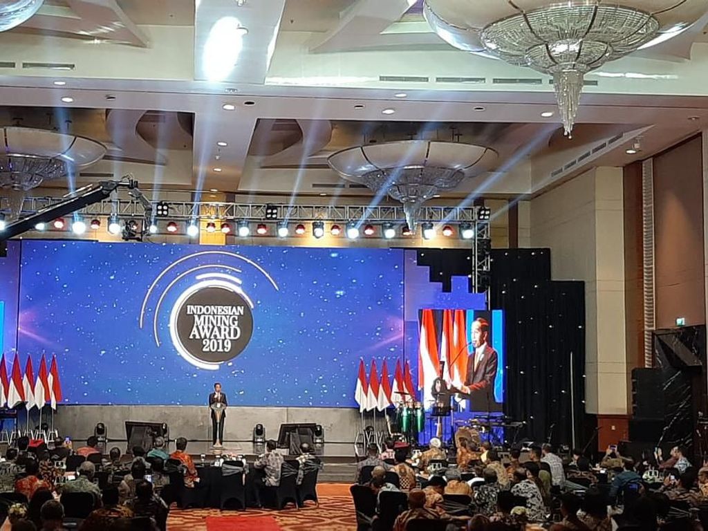 Jokowi: Tambang Tak Bisa Diperbarui, Manajemennya Harus Ramah Lingkungan Jokowi: Tambang Tak Bisa Diperbarui, Manajemennya Harus Ramah Lingkungan